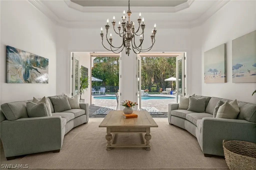 985 Spanish Moss Trail Naples FL 34108
