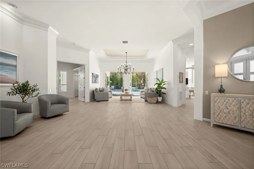 985 Spanish Moss Trail Naples FL 34108