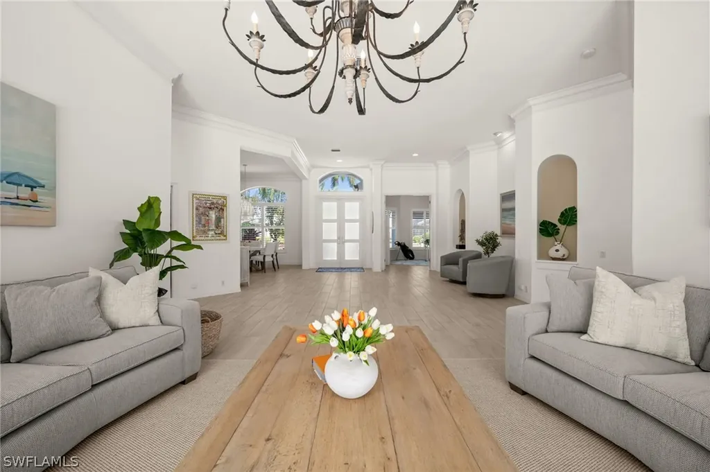 985 Spanish Moss Trail Naples FL 34108