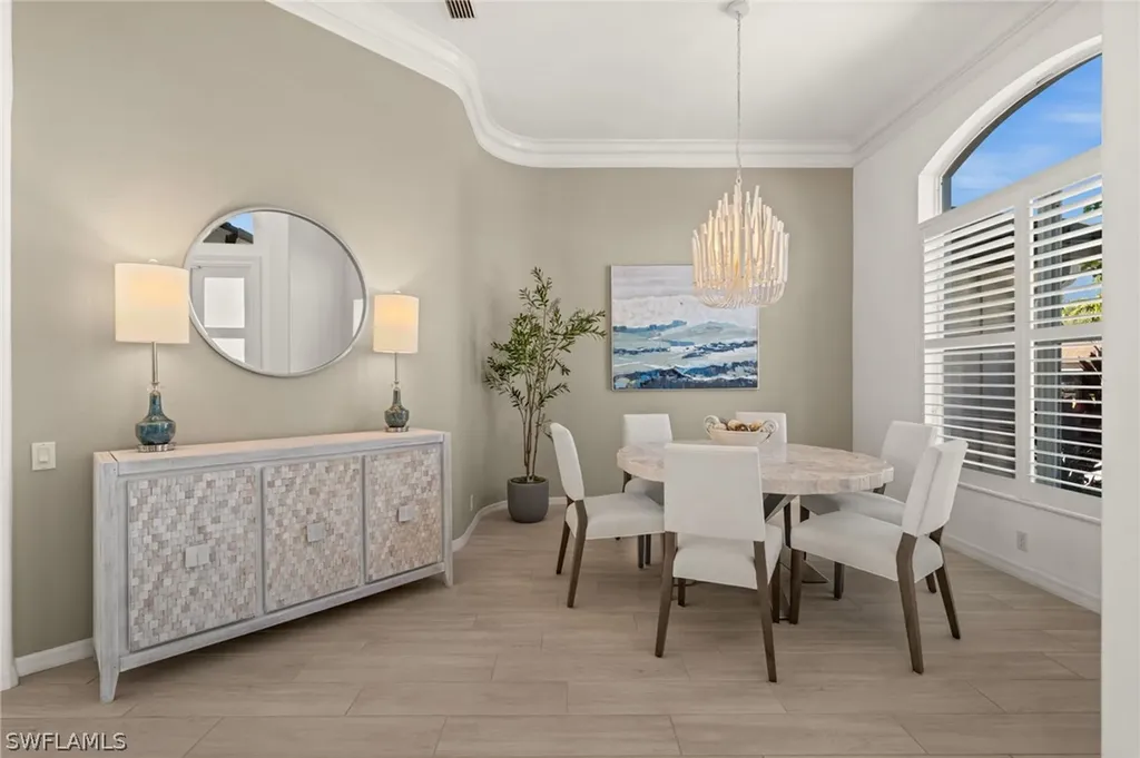 985 Spanish Moss Trail Naples FL 34108