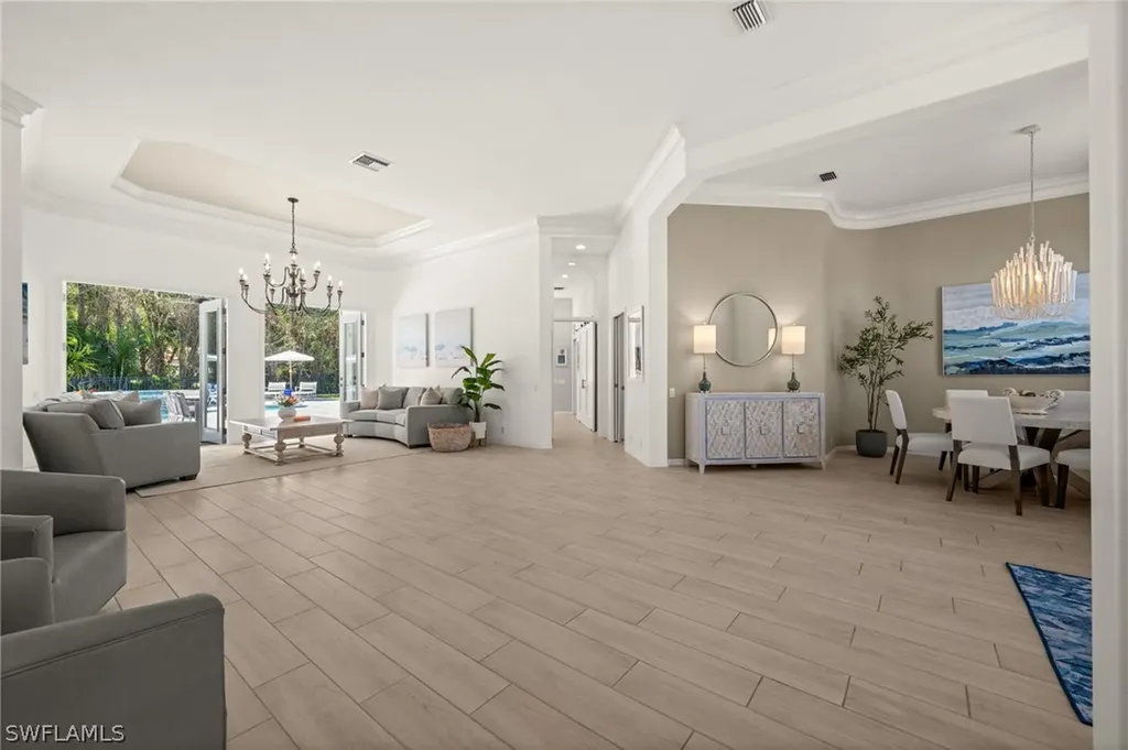 985 Spanish Moss Trail Naples FL 34108