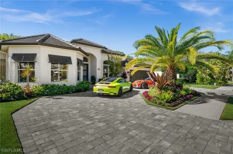 985 Spanish Moss Trail Naples FL 34108