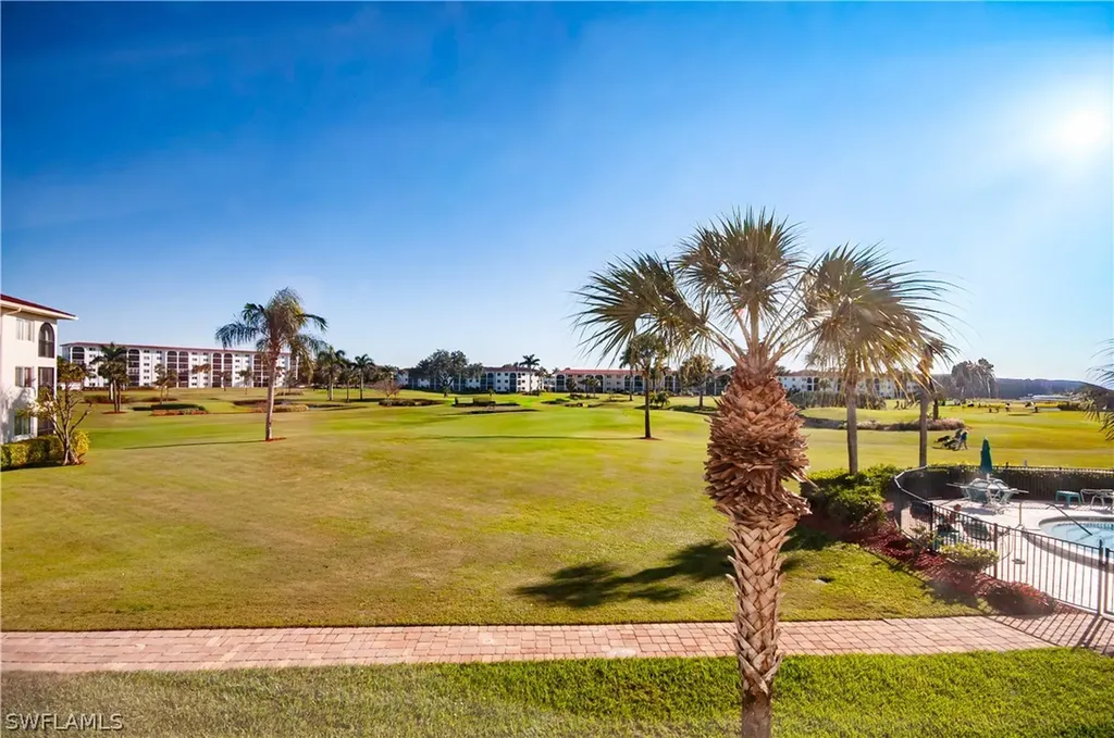 13 High Point Circle N Naples FL 34103