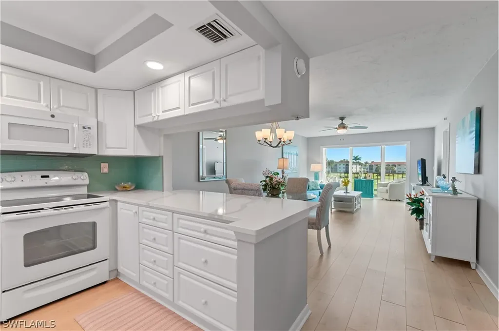 13 High Point Circle N Naples FL 34103