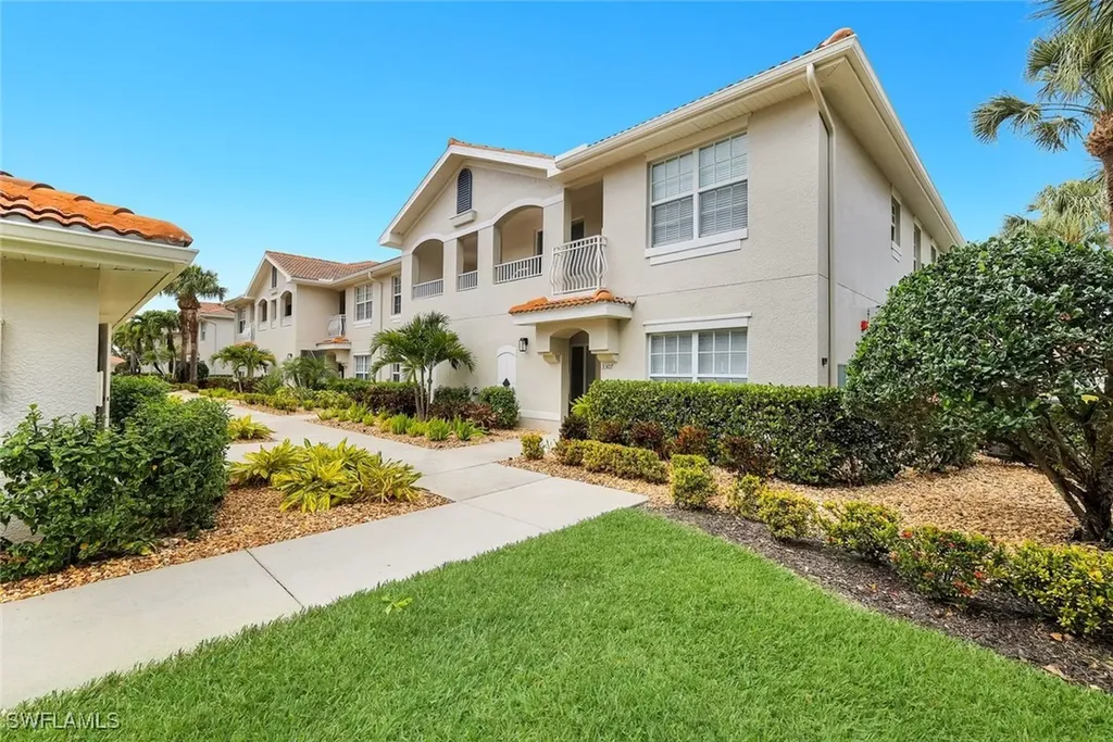 3029 Driftwood Way Naples FL 34109