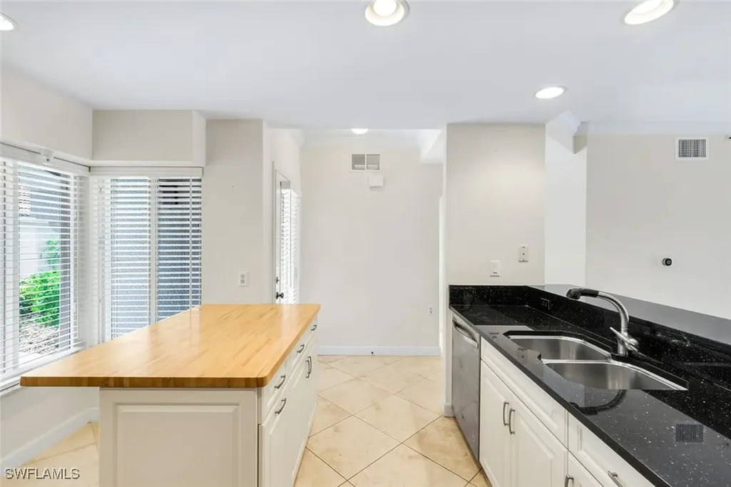 3029 Driftwood Way Naples FL 34109