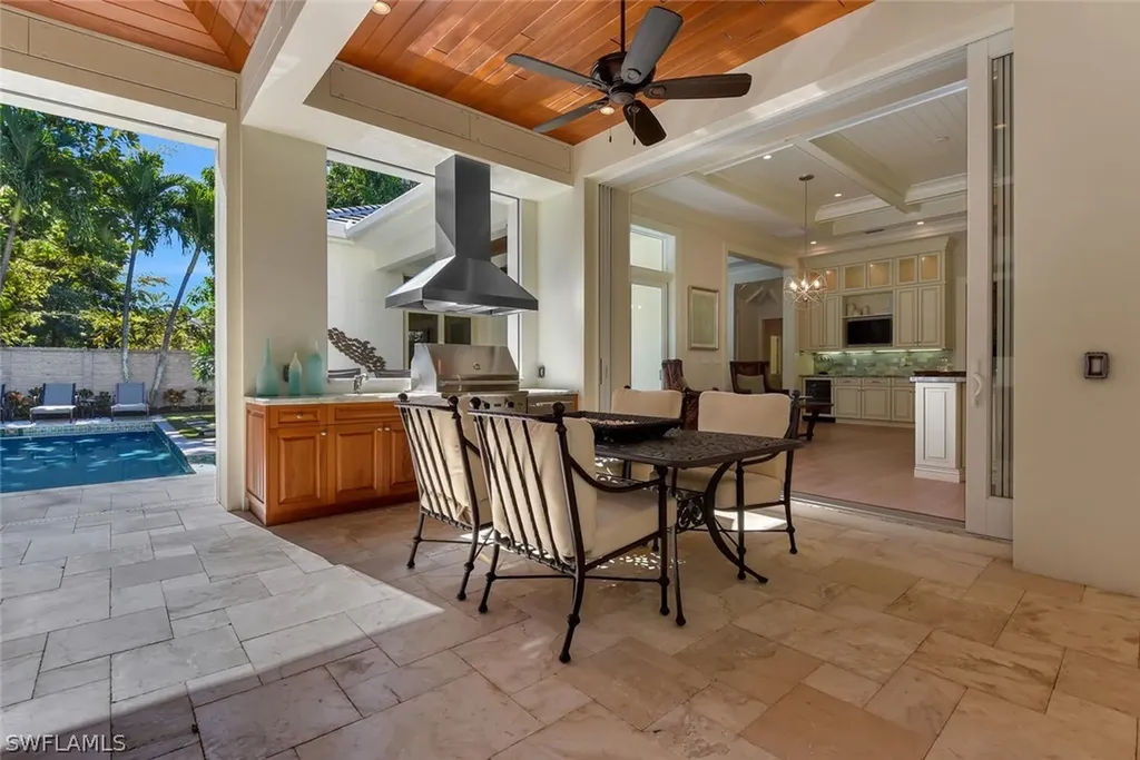 2250 Crayton Road Naples FL 34103