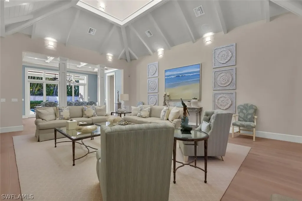 2250 Crayton Road Naples FL 34103