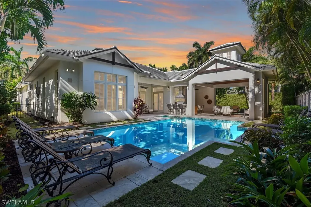 2250 Crayton Road Naples FL 34103