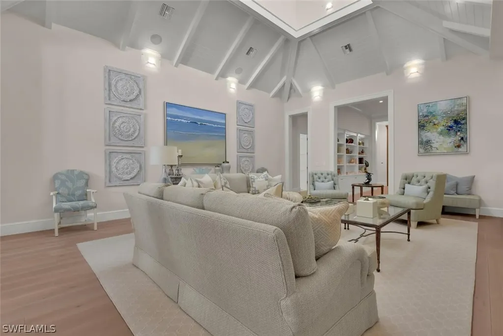 2250 Crayton Road Naples FL 34103