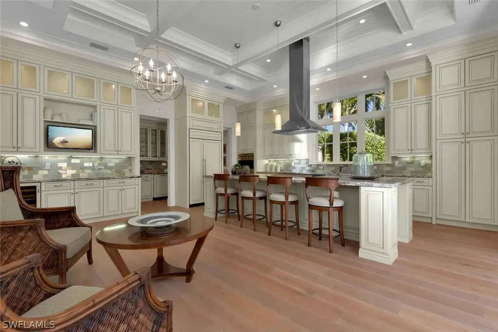 2250 Crayton Road Naples FL 34103
