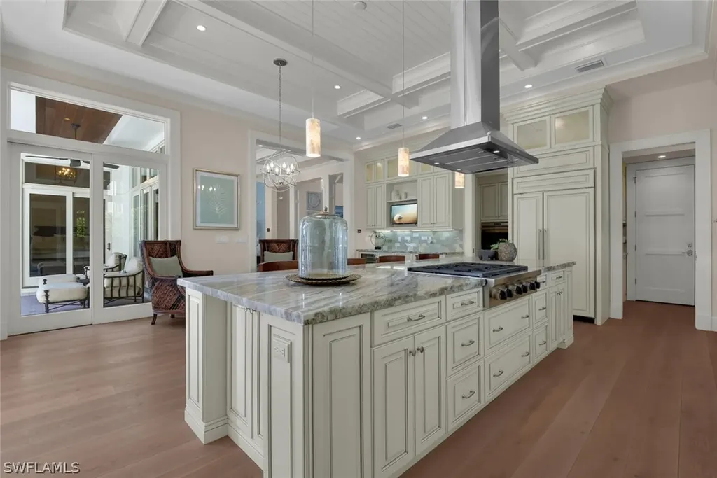 2250 Crayton Road Naples FL 34103