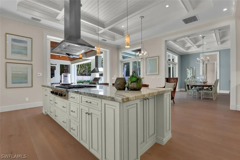 2250 Crayton Road Naples FL 34103