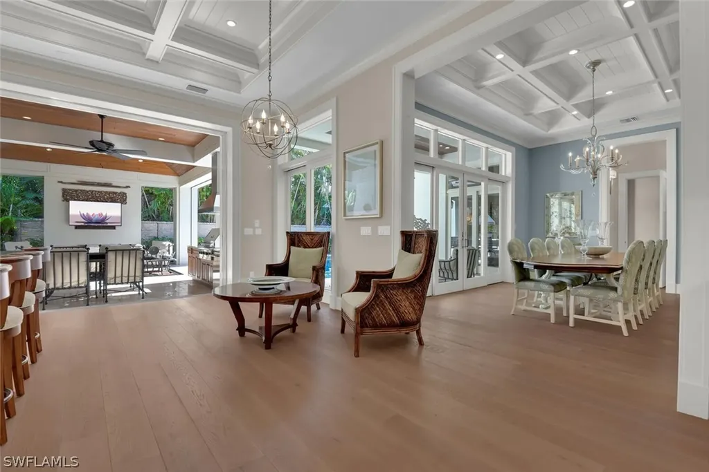 2250 Crayton Road Naples FL 34103