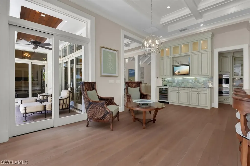 2250 Crayton Road Naples FL 34103