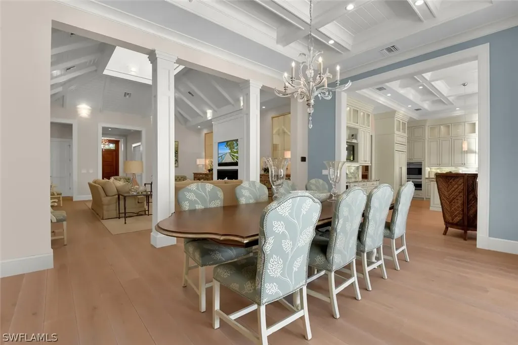 2250 Crayton Road Naples FL 34103