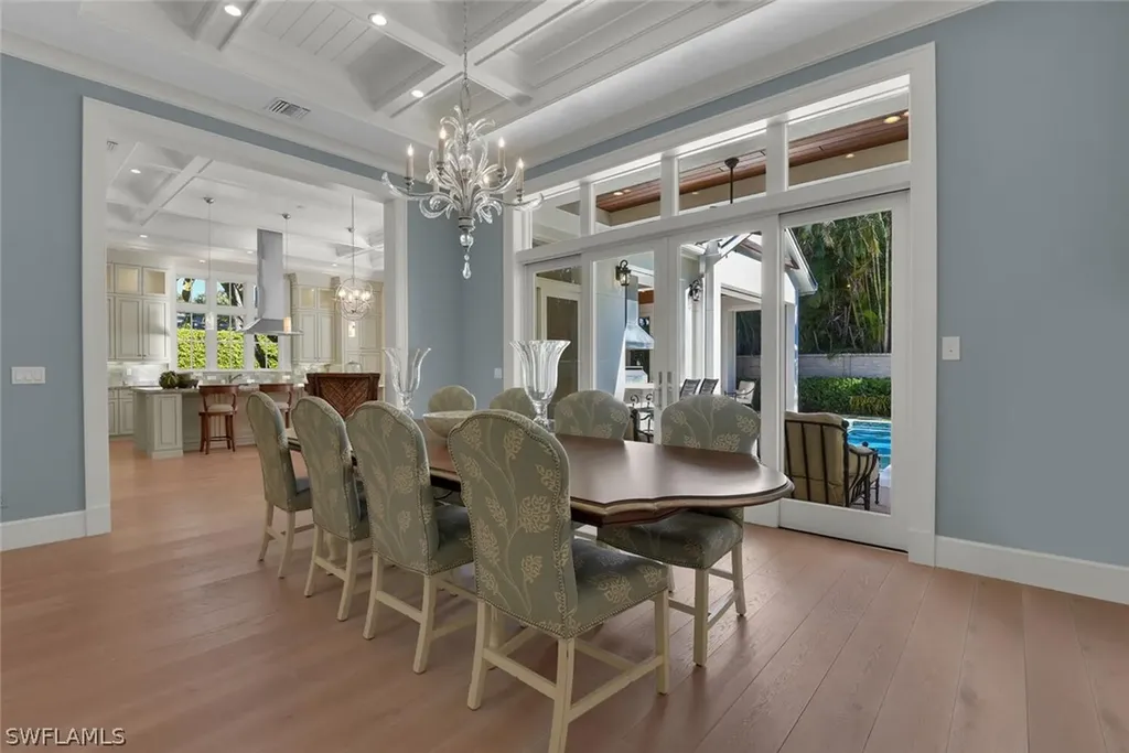 2250 Crayton Road Naples FL 34103