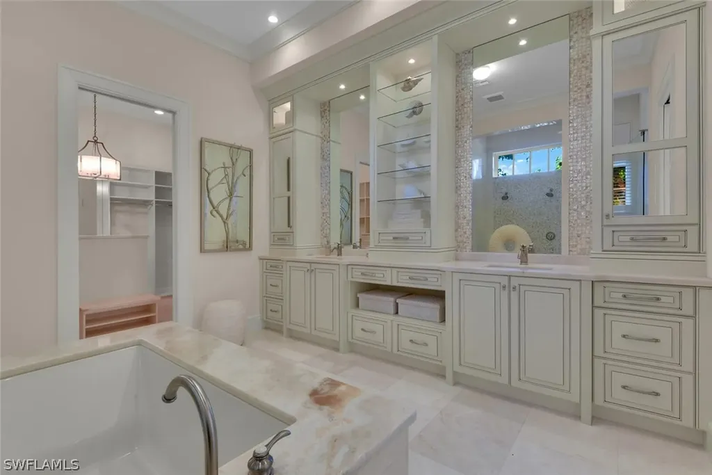 2250 Crayton Road Naples FL 34103