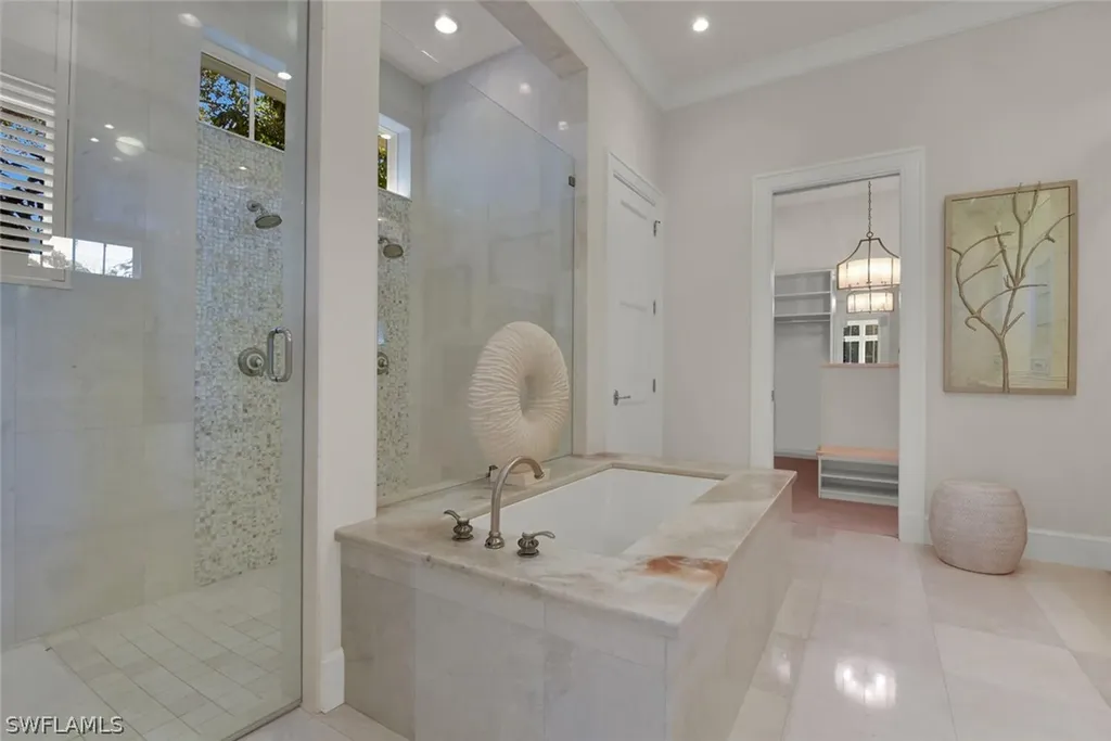 2250 Crayton Road Naples FL 34103