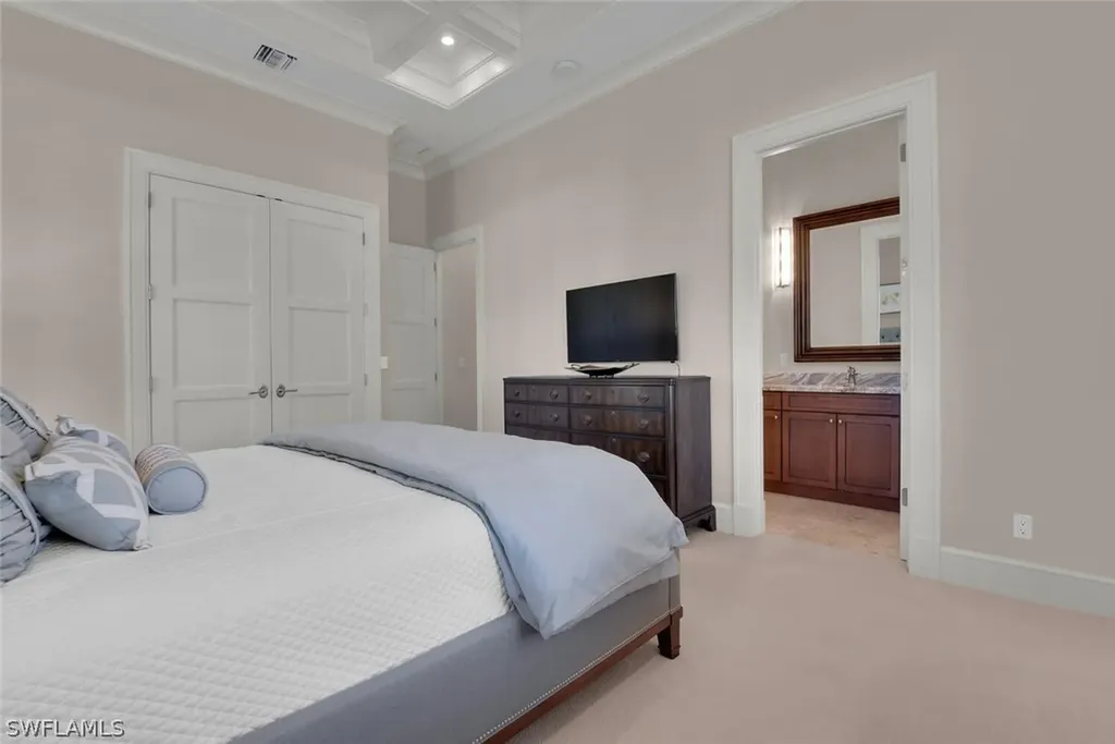2250 Crayton Road Naples FL 34103