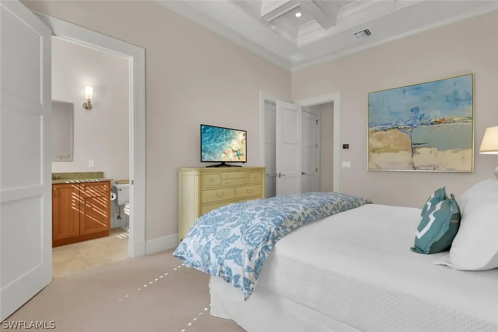 2250 Crayton Road Naples FL 34103