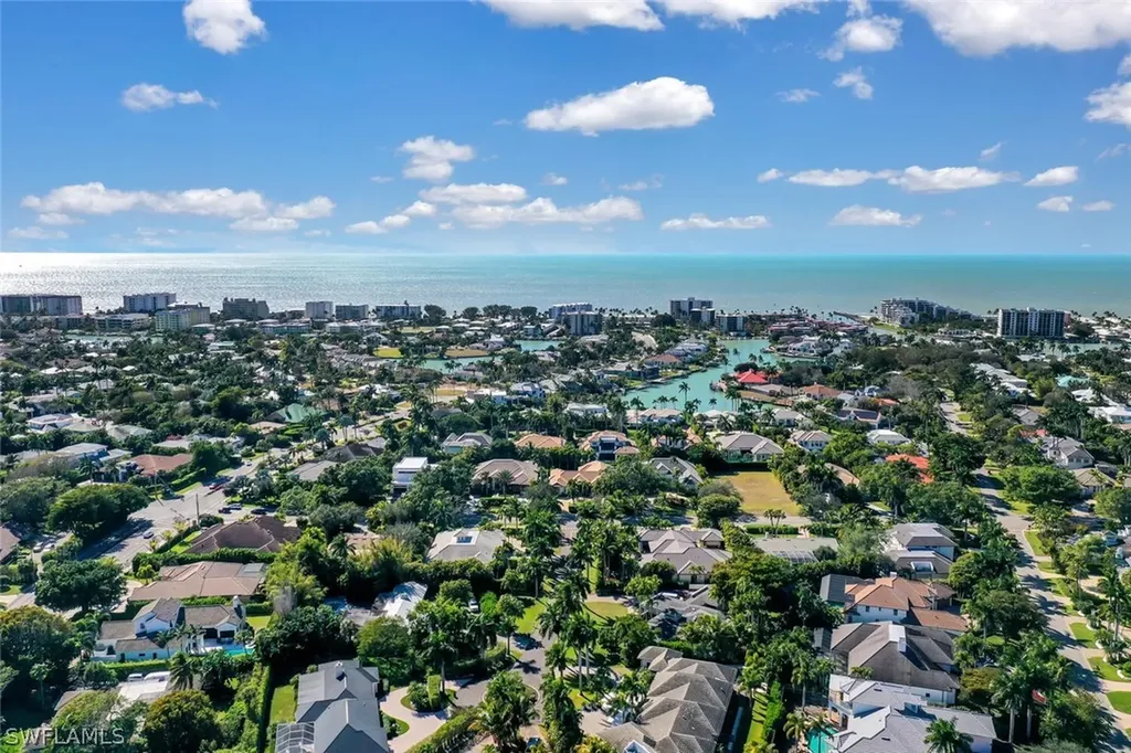 2250 Crayton Road Naples FL 34103