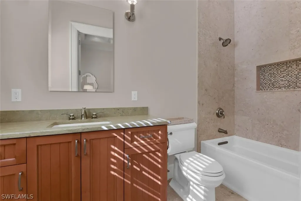 2250 Crayton Road Naples FL 34103