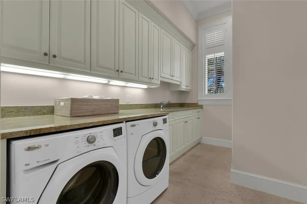 2250 Crayton Road Naples FL 34103