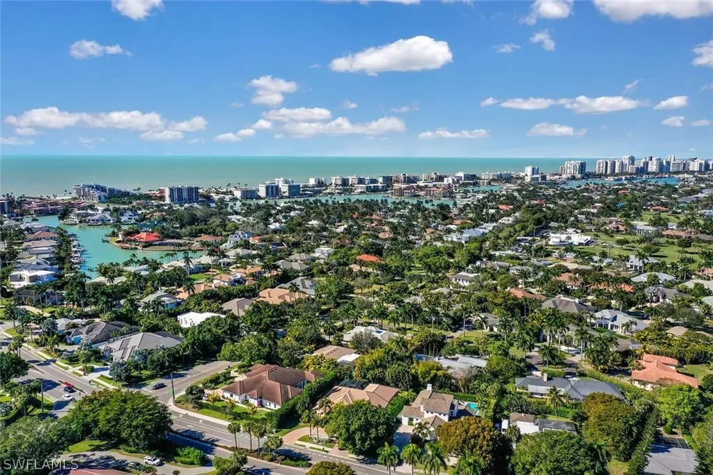 2250 Crayton Road Naples FL 34103