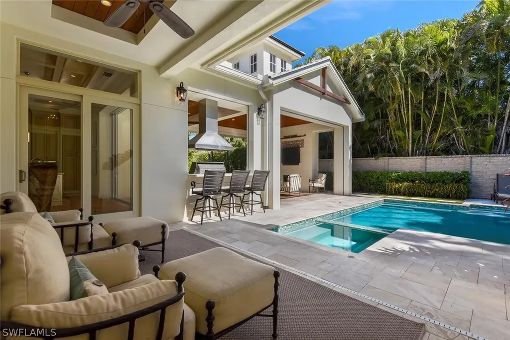 2250 Crayton Road Naples FL 34103