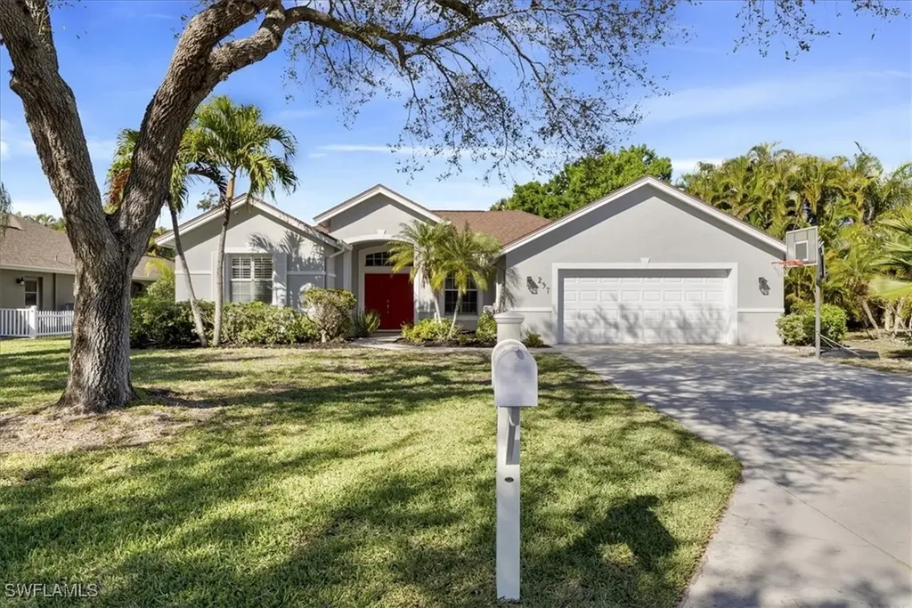 297 Sawgrass Court Naples FL 34110