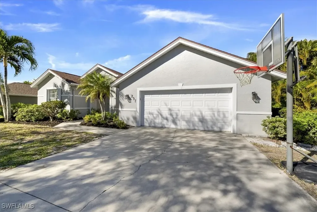 297 Sawgrass Court Naples FL 34110