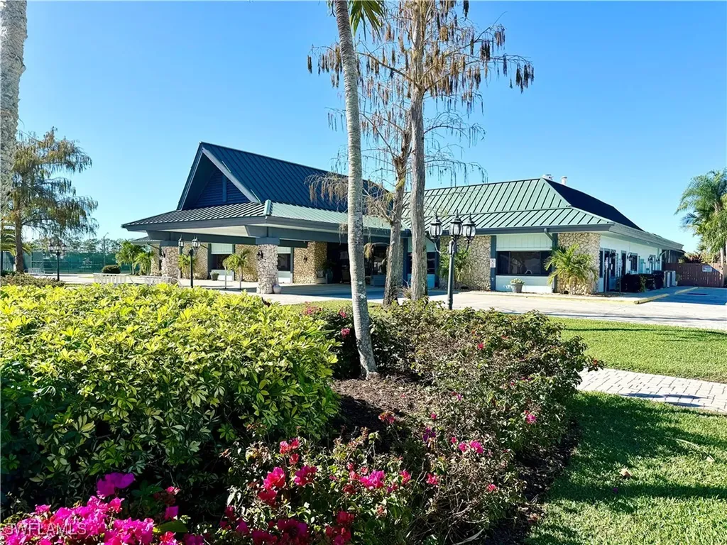 531 Cheetah Drive Naples FL 34114