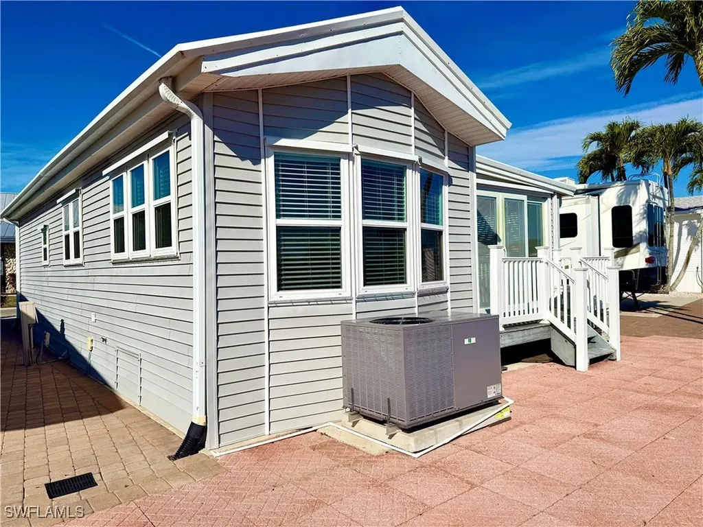 531 Cheetah Drive Naples FL 34114