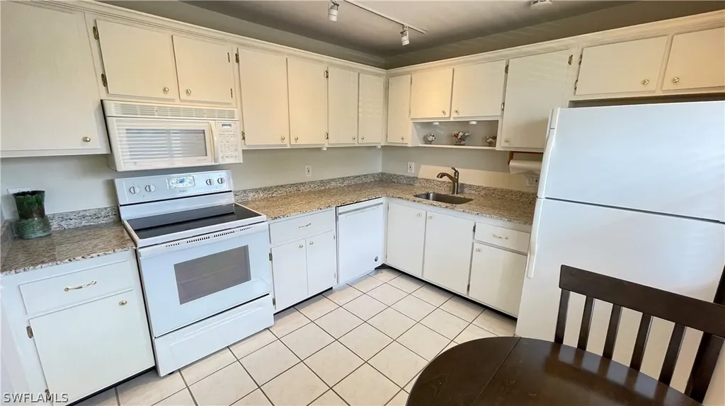 801 Teryl Road Naples FL 34112