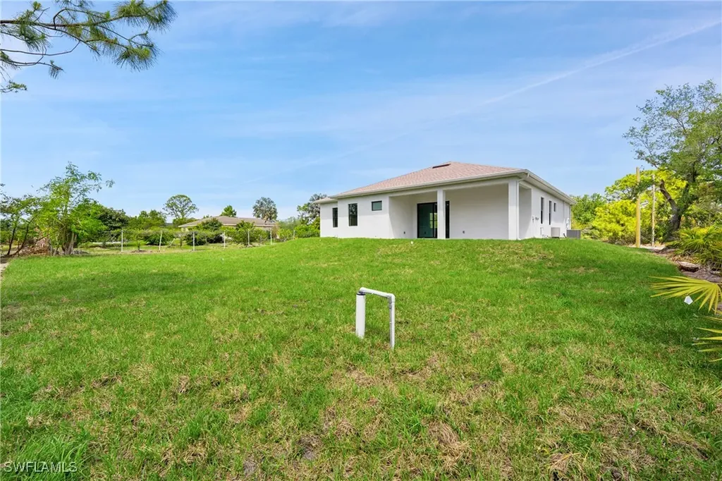 2903 37th Street W Lehigh Acres FL 33971
