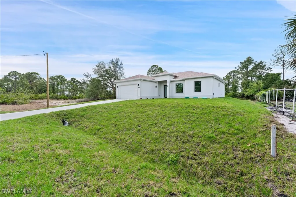 2903 37th Street W Lehigh Acres FL 33971
