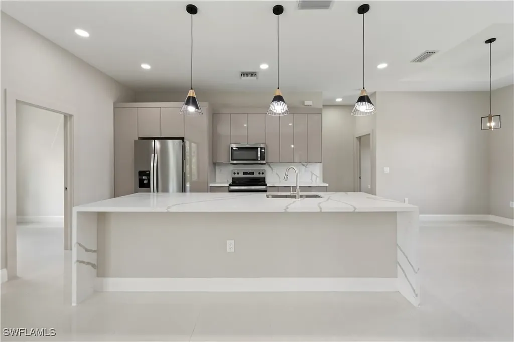 2903 37th Street W Lehigh Acres FL 33971