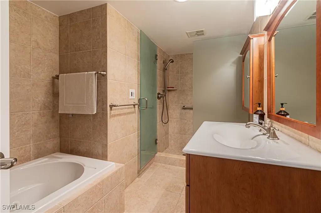 4200 Belair Lane Naples FL 34103