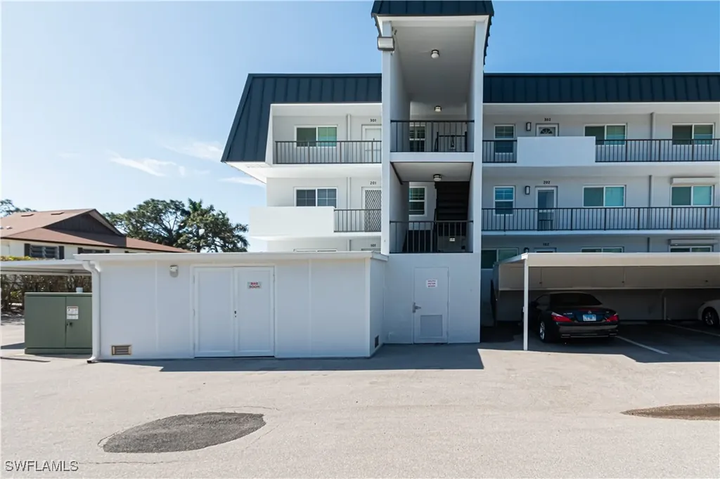 4200 Belair Lane Naples FL 34103