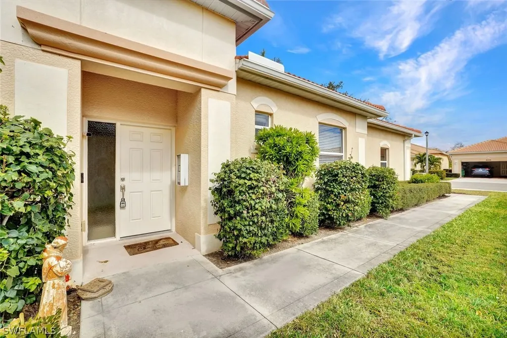 8206 Sanctuary Drive Naples FL 34104