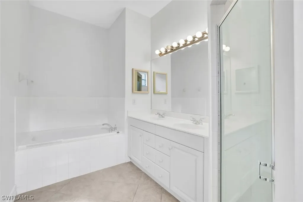 8206 Sanctuary Drive Naples FL 34104