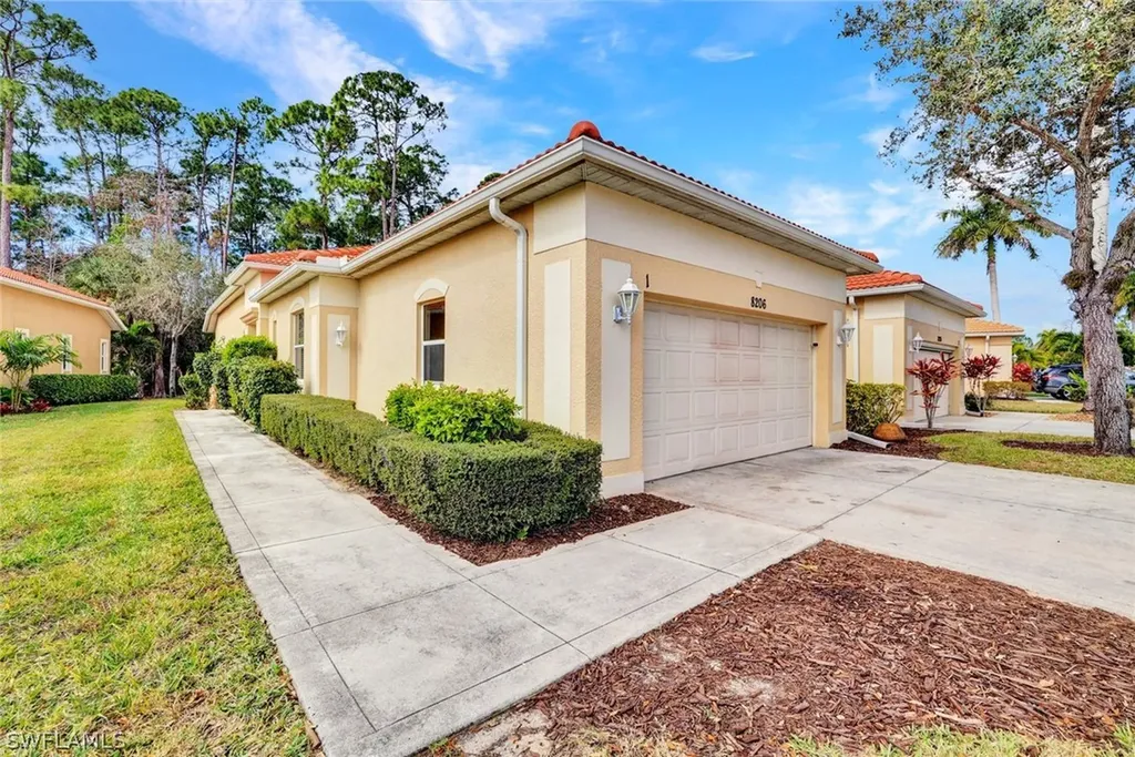 8206 Sanctuary Drive Naples FL 34104