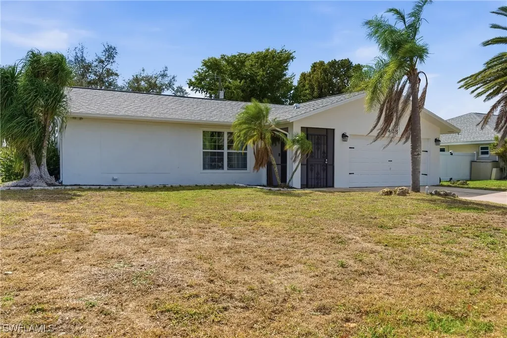 428 SW 33rd Terrace Cape Coral FL 33914