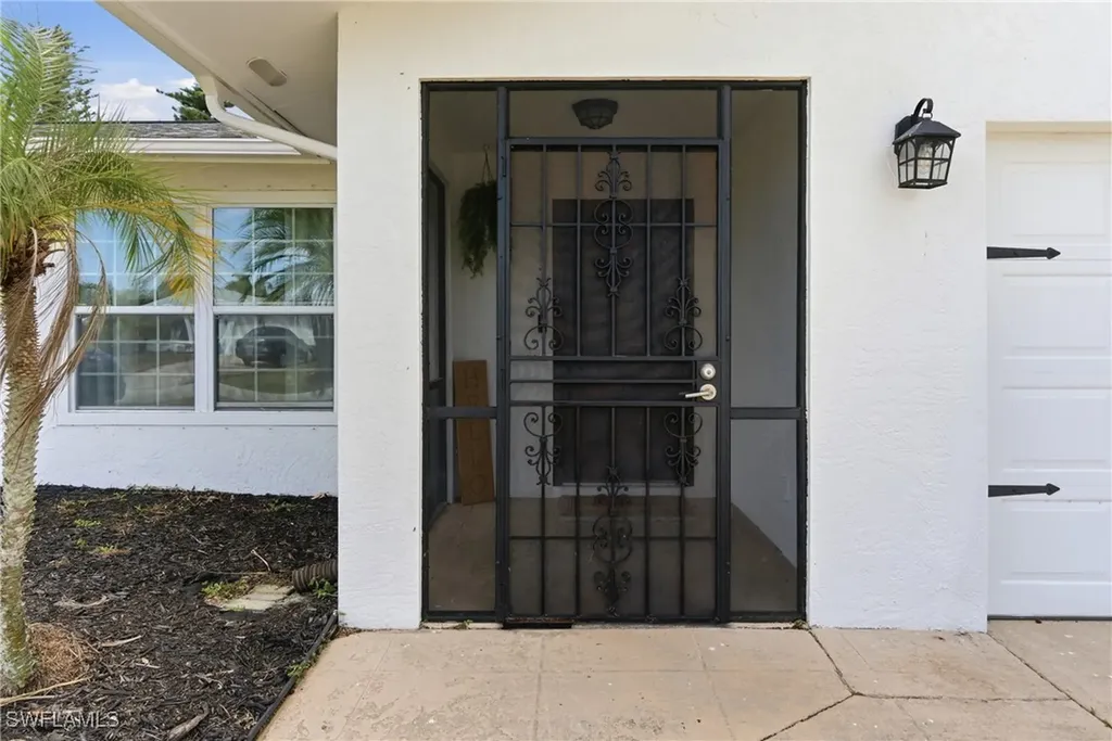 428 SW 33rd Terrace Cape Coral FL 33914