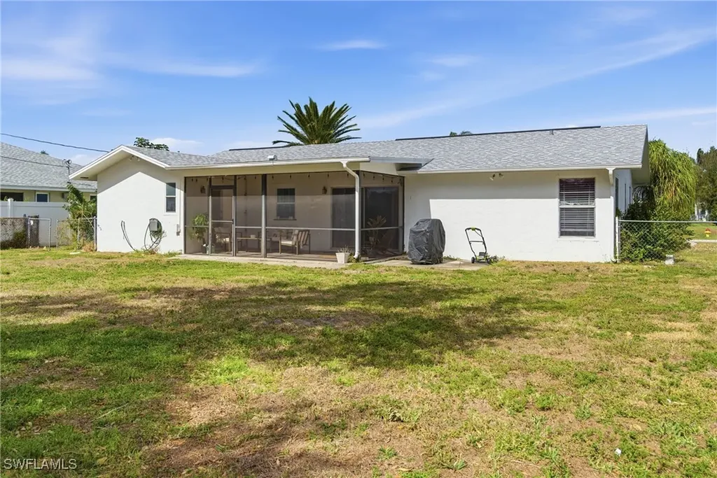 428 SW 33rd Terrace Cape Coral FL 33914