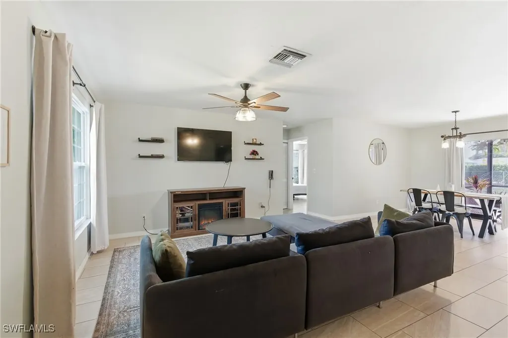 428 SW 33rd Terrace Cape Coral FL 33914