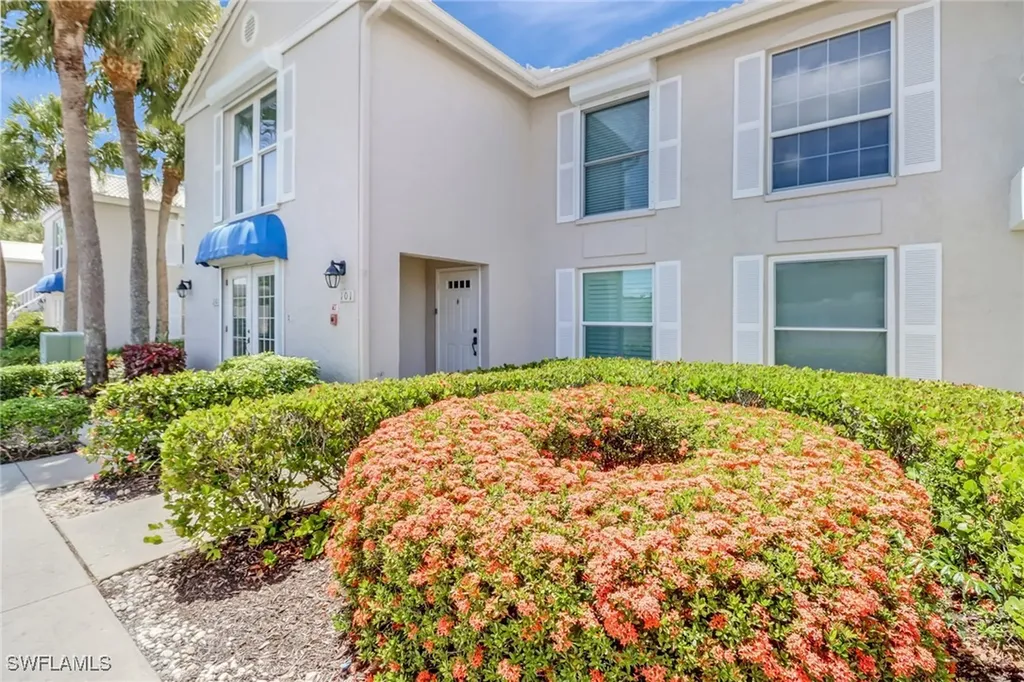 828 Gulf Pavilion Drive Naples FL 34108