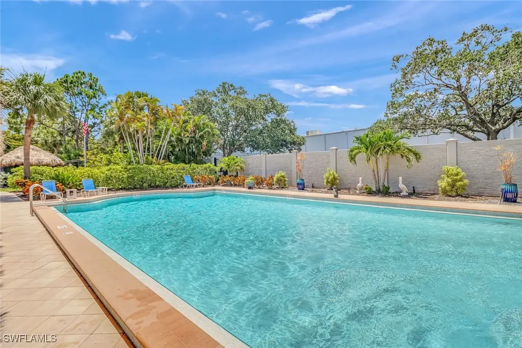 828 Gulf Pavilion Drive Naples FL 34108