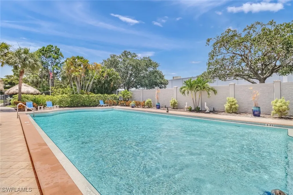 828 Gulf Pavilion Drive Naples FL 34108